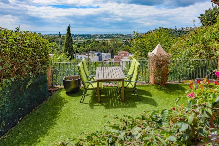 Image No.100-2 Bed Apartment for sale