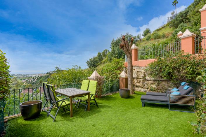 Image No.98-2 Bed Apartment for sale