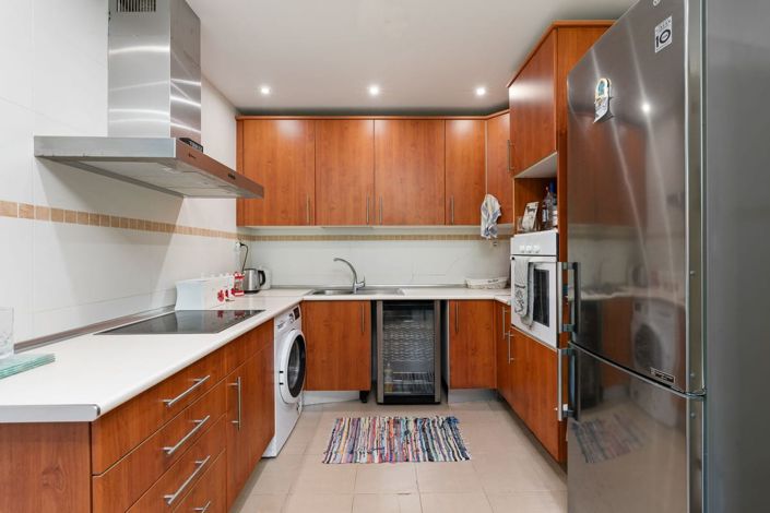 Image No.10-3 Bed House for sale