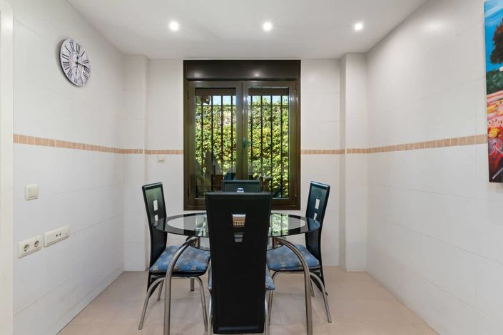 Image No.45-3 Bed House for sale