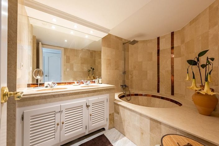 Image No.28-2 Bed Apartment for sale