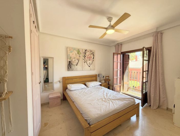 Image No.44-3 Bed House for sale