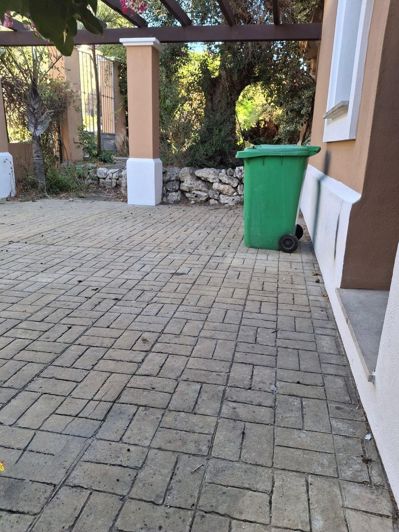 Image No.10-5 Bed House for sale