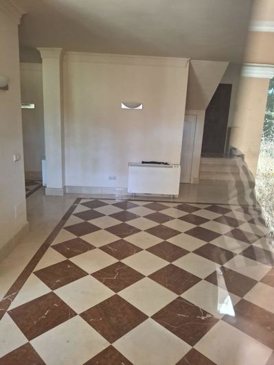 Image No.5-5 Bed House for sale