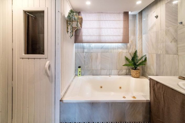 Image No.37-4 Bed House for sale