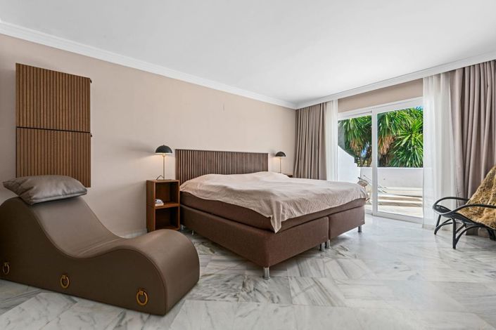 Image No.5-4 Bed House for sale