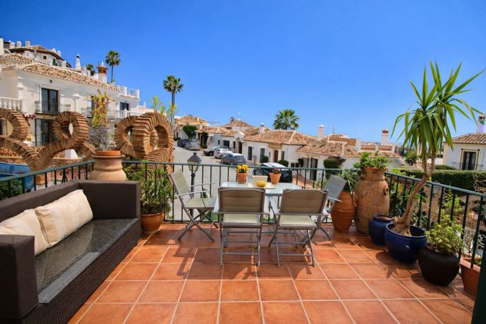 Image No.4-2 Bed House for sale