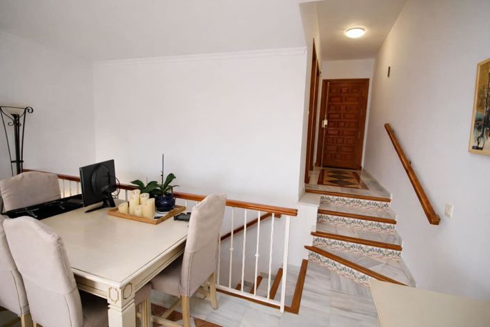 Image No.9-2 Bed House for sale