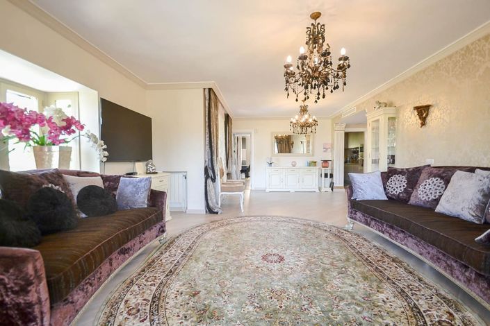 Image No.10-3 Bed Apartment for sale