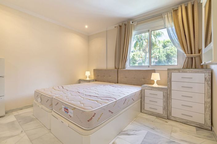 Image No.10-3 Bed Apartment for sale