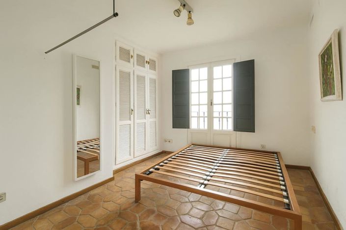 Image No.11-3 Bed House for sale