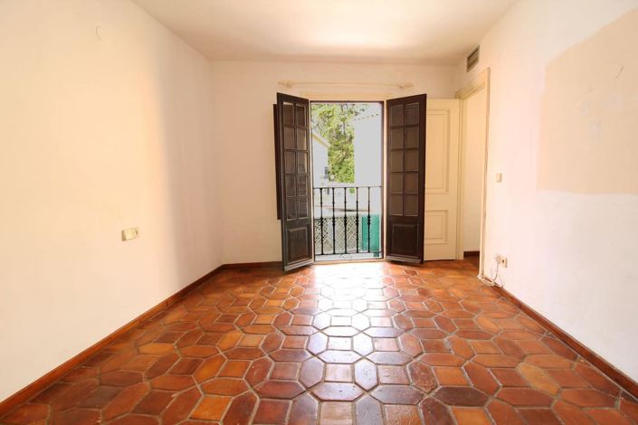 Image No.14-3 Bed House for sale