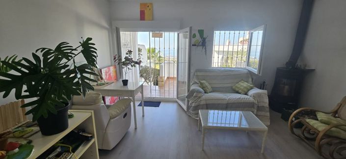 Image No.12-2 Bed House for sale