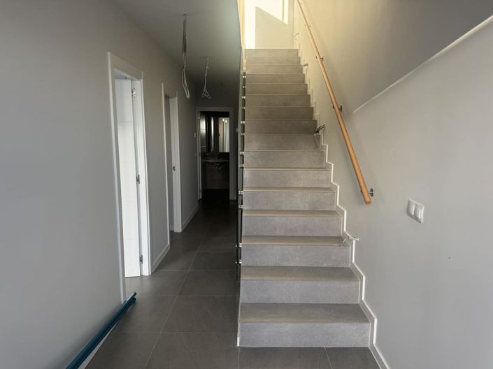 Image No.14-3 Bed House for sale