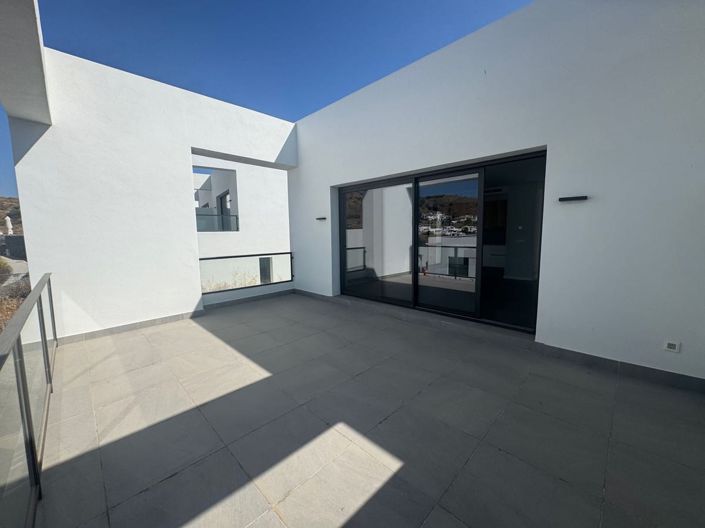 Image No.4-3 Bed House for sale