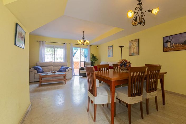 Image No.12-6 Bed House for sale