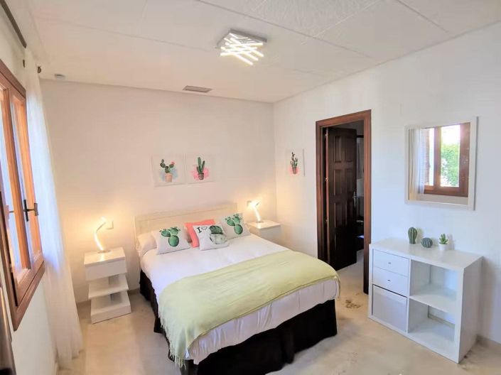 Image No.10-2 Bed Apartment for sale