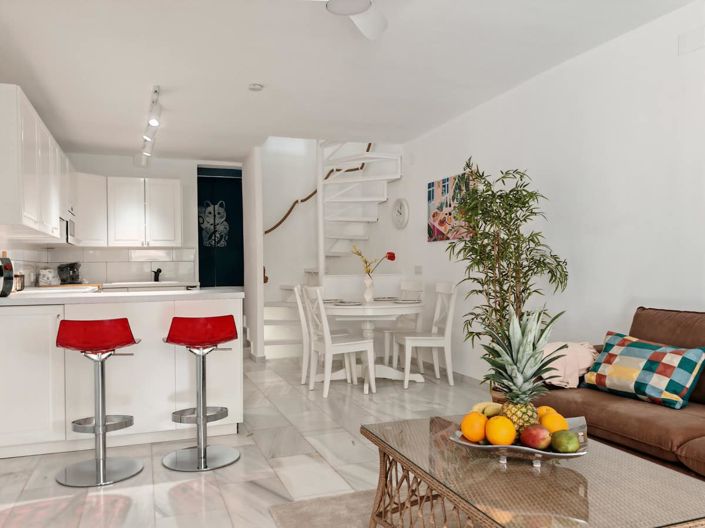 Image No.7-3 Bed House for sale