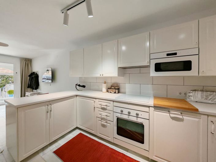 Image No.9-3 Bed House for sale