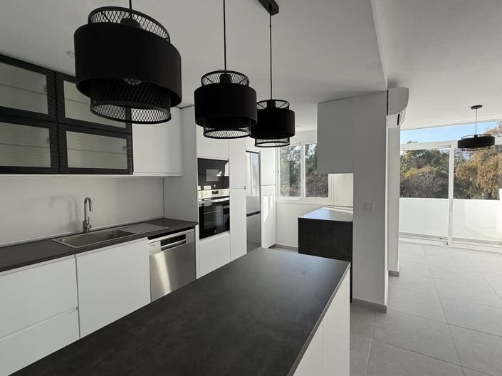 Image No.10-3 Bed Apartment for sale