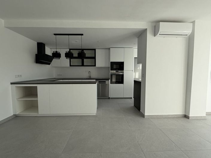 Image No.12-3 Bed Apartment for sale