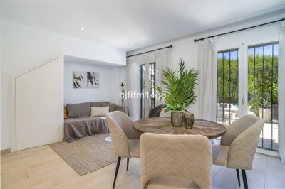 r5120017-destination-marbella-image-1