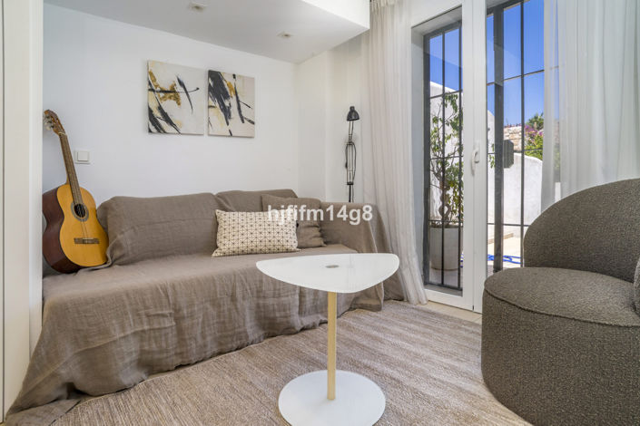 Image No.6-2 Bed House for sale