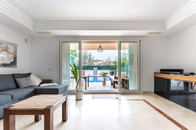 r5176885-destination-marbella-image-7