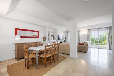 r5233306-destination-marbella-image-4