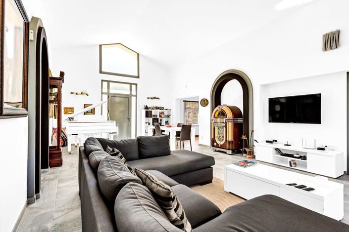 Image No.8-3 Bed House for sale