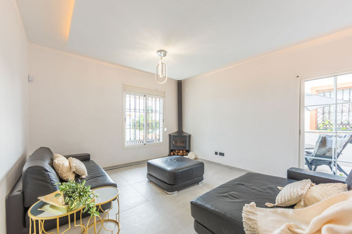 Image No.7-3 Bed House for sale