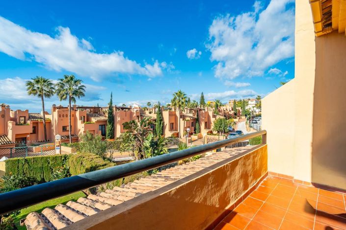 Image No.3-4 Bed House for sale