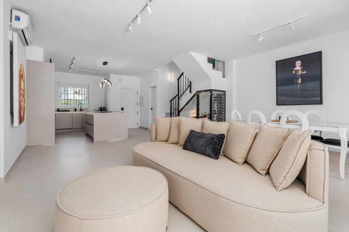 Image No.14-4 Bed House for sale