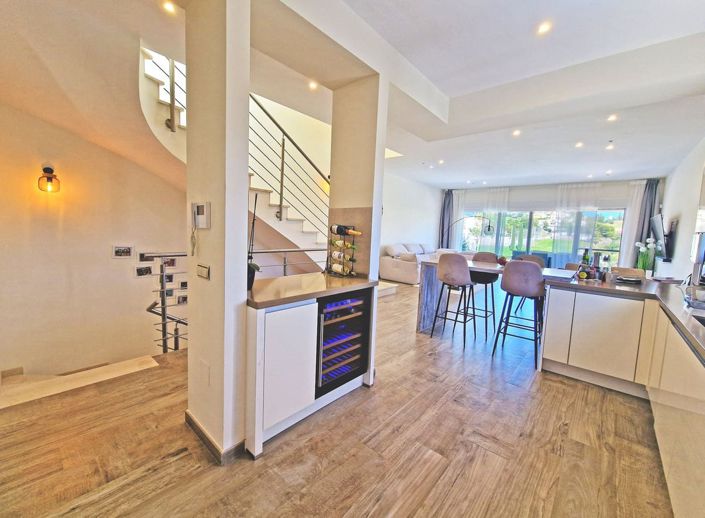 Image No.5-3 Bed House for sale