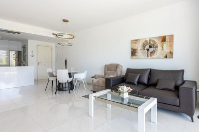 r5371747-destination-marbella-image-3