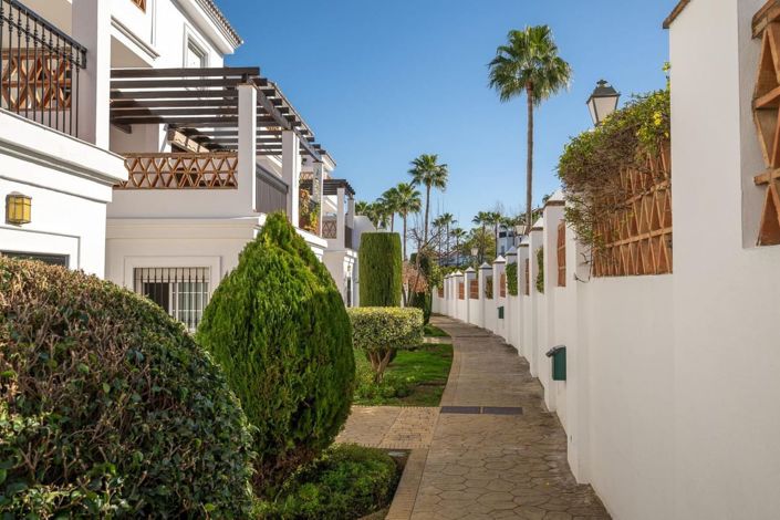 Image No.11-4 Bed House for sale