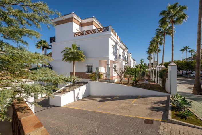 Image No.12-4 Bed House for sale