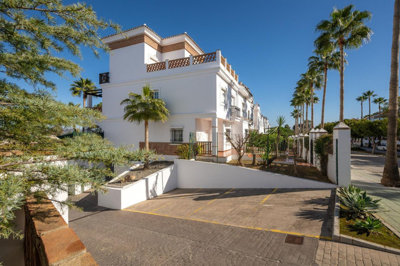 r4950034-destination-marbella-image-11