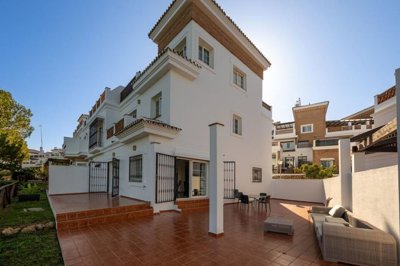 r4950034-destination-marbella-image-1