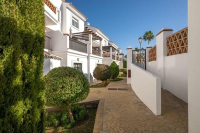 r4950034-destination-marbella-image-5