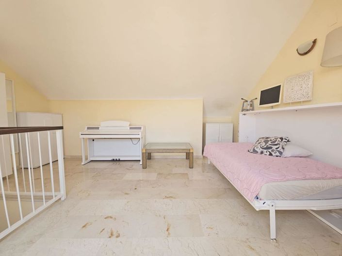 Image No.13-3 Bed House for sale