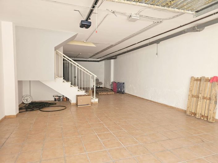 Image No.14-3 Bed House for sale