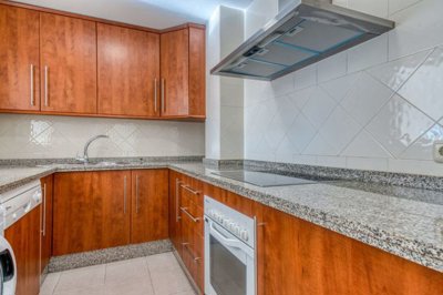 r5302786-destination-marbella-image-5