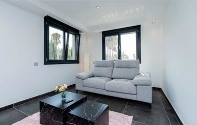 r5384212-destination-marbella-image-12