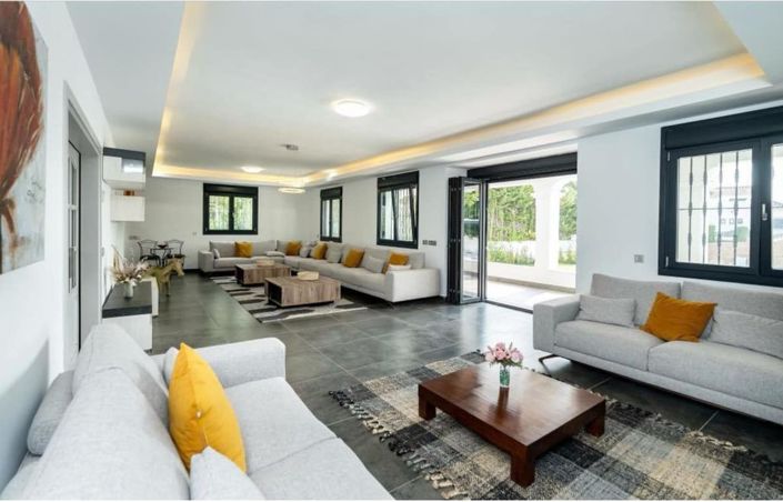 Image No.7-6 Bed House for sale
