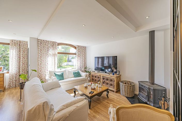 Image No.11-2 Bed House for sale