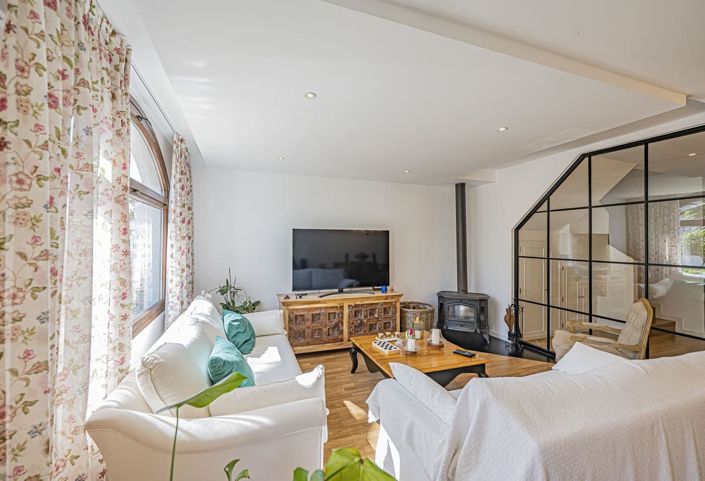 Image No.14-2 Bed House for sale