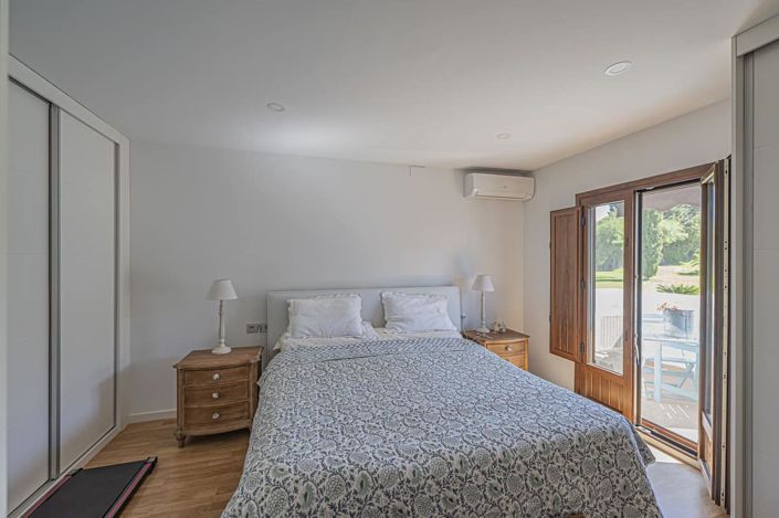 Image No.5-2 Bed House for sale