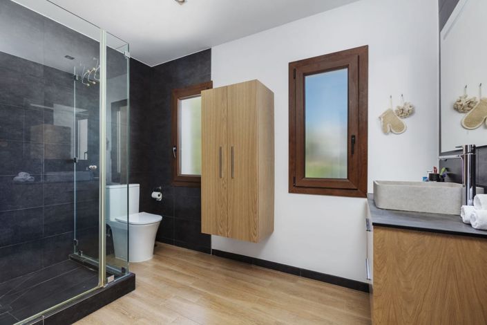 Image No.13-6 Bed House for sale