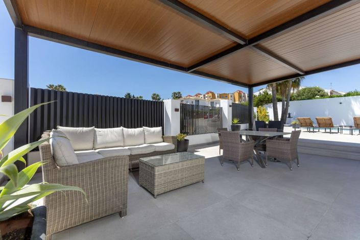 Image No.6-6 Bed House for sale